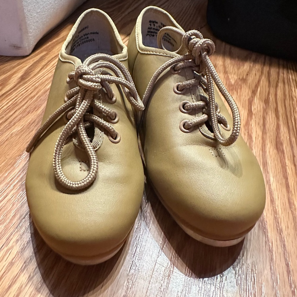 Theatrical girl’s tap shoes - like new